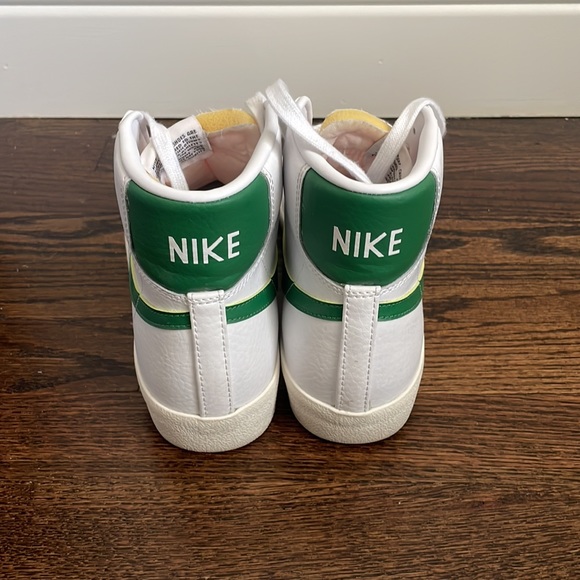 Nike Blazer Mid ‘77 Sneaker - Picture 4 of 7